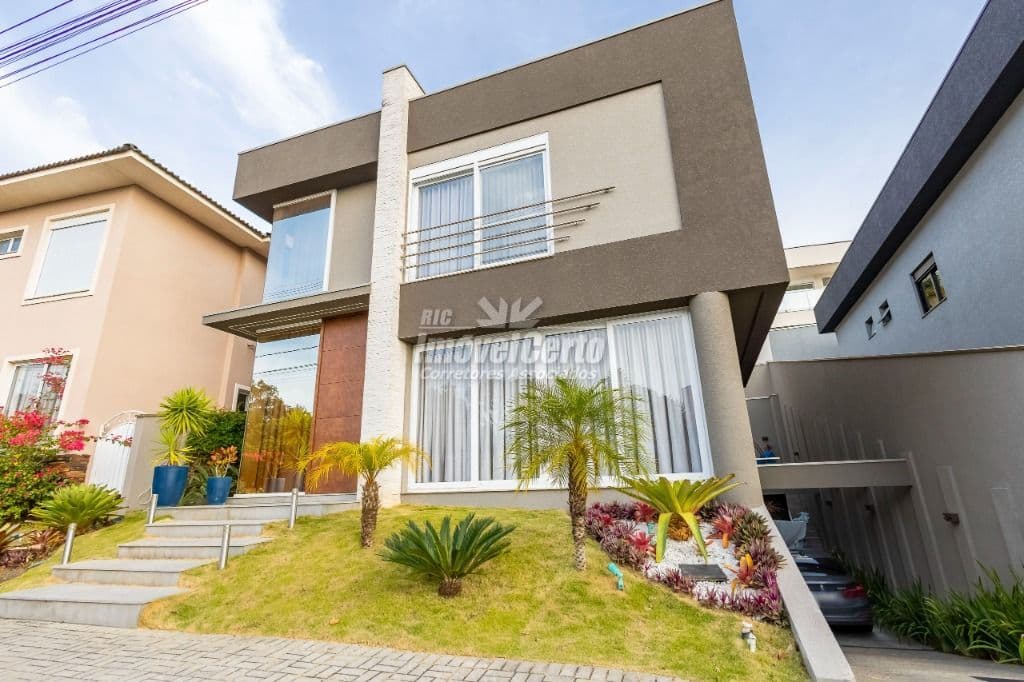 <p>Casa Espaçosa no Condomínio Green Village Park – Ideal para Famílias Grandes</p>