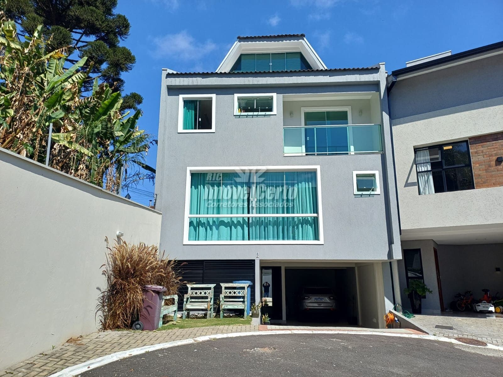 <p>Sobrado de 3 quartos em condomínio fechado de 278m² - venda </p>
