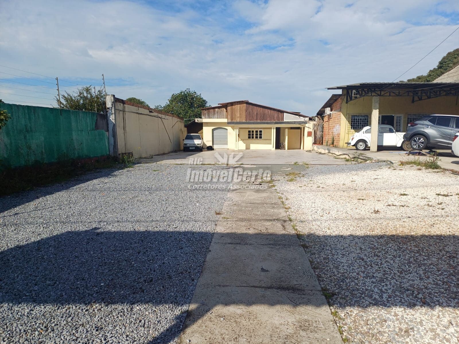 <p>Terreno comercial à venda em Pinhais</p>
