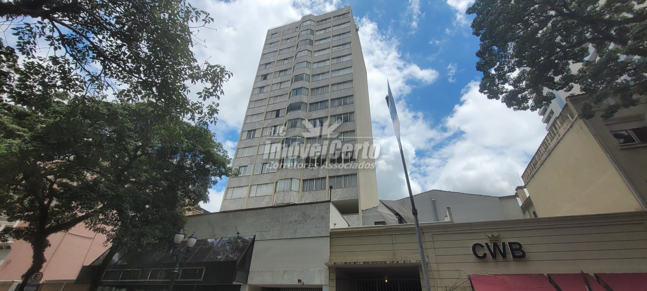APARTAMENTO com 4 dormitórios à venda com 362.7m² por R$ 1.350.000,00 no bairro Centro - CURITIBA / PR