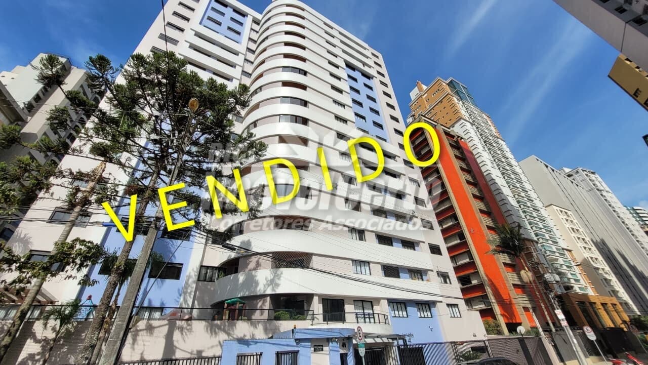 APARTAMENTO com 3 dormitórios à venda com 150m² por R$ 1.350.000,00 no bairro Água Verde - CURITIBA / PR